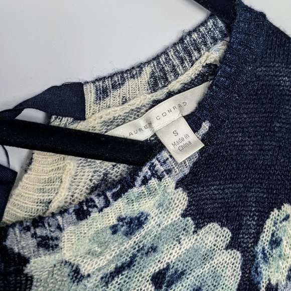 American Eagle Floral Sweater - Picture 3 of 4